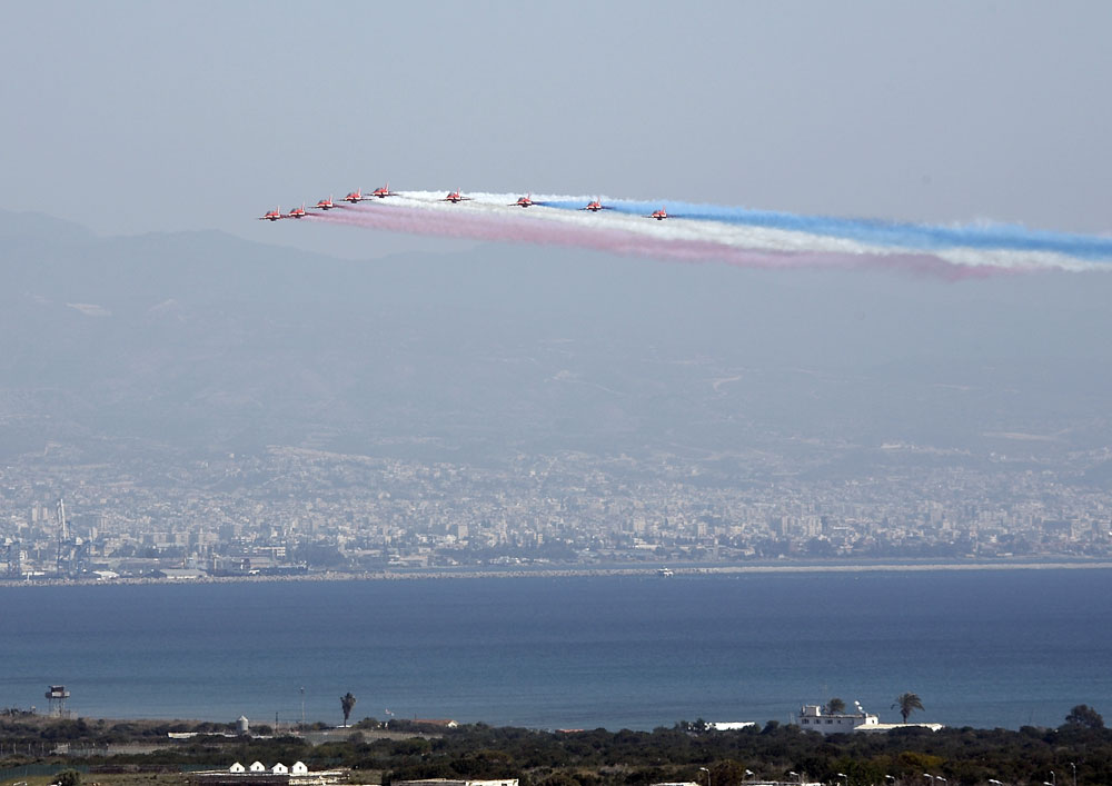 Red's run in with smoke on to begin another practice display